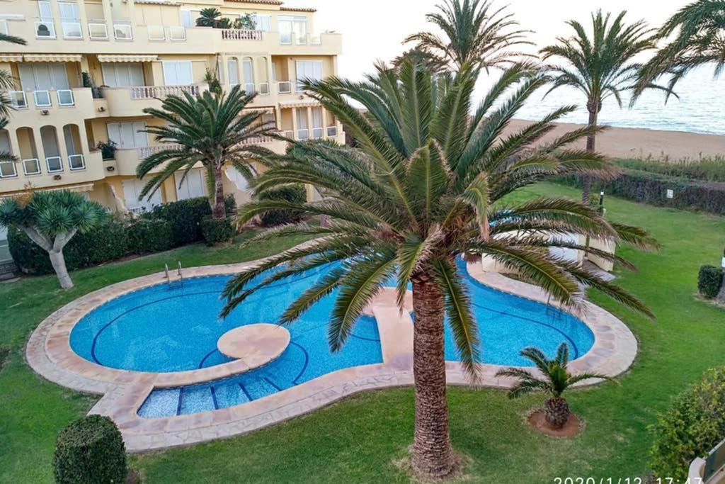 Estupendo Apartamento En Primera Linea De Playa Y Con Vistas Al Mar Дения Экстерьер фото